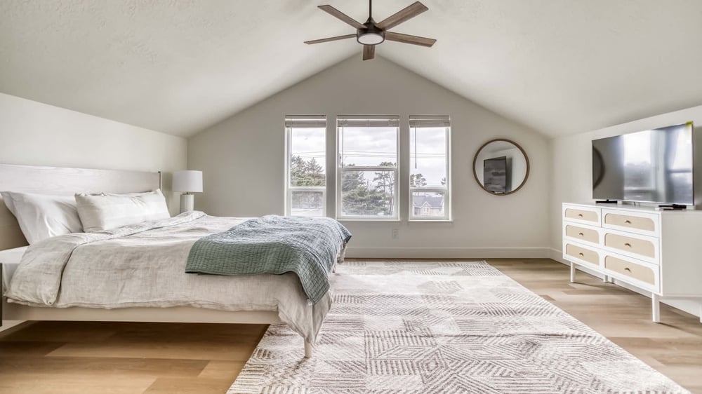 Organic by Nature spacious bedroom